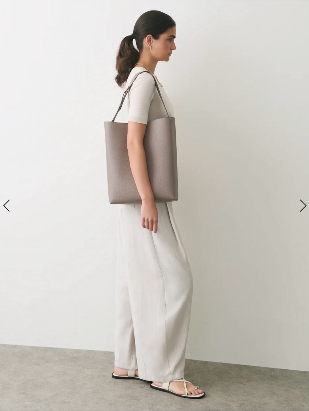 Cuyana Oversized Linea Bag in Clay - Picture 2 of 10